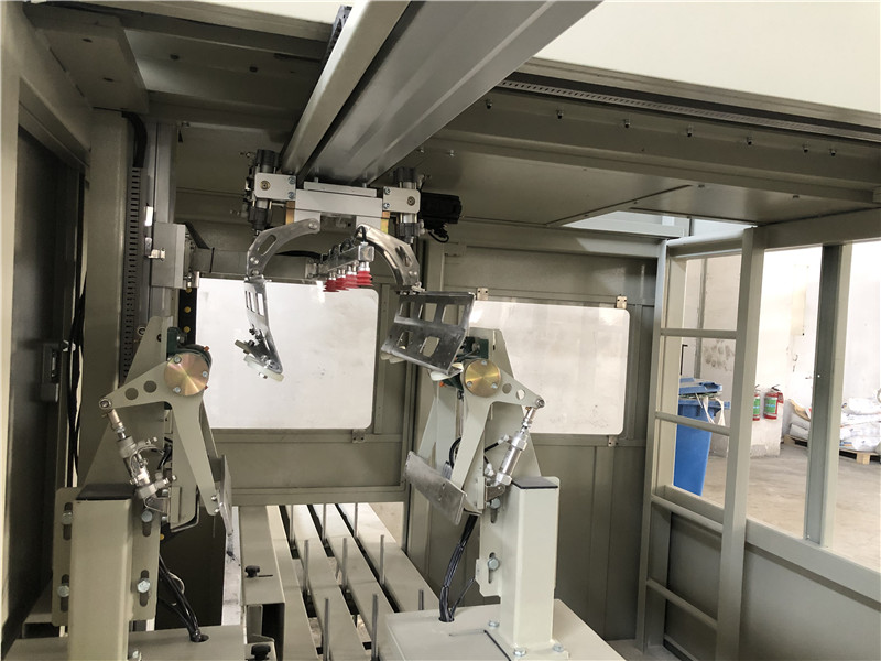 外阀口自动上袋机